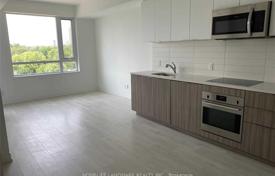 5 odalılar daire Saint Clair Avenue West'da, Kanada. C$954,000