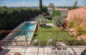 Villa – L'Isle-sur-la-Sorgue, Provence - Alpes - Cote d'Azur, Fransa. 1,100,000 €
