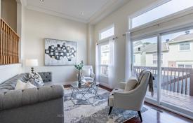 7 odalılar şehir içinde müstakil ev Scarborough'da, Kanada. C$1,208,000