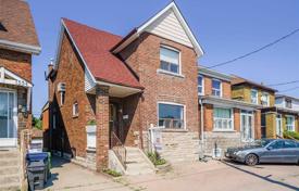 Şehir içinde müstakil ev – Pape Avenue, Toronto, Ontario,  Kanada. C$1,138,000