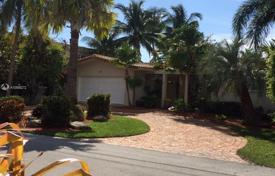 Yazlık ev – North Miami, Florida, Amerika Birleşik Devletleri. $980,000