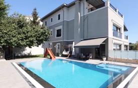 6 odalılar villa 600 m² Başakşehir'da, Türkiye. $2,076,000