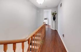 5 odalılar konak North York'da, Kanada. C$1,642,000