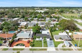 Şehir içinde müstakil ev – Fort Lauderdale, Florida, Amerika Birleşik Devletleri. $469,000