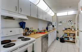 3 odalılar daire Etobicoke'de, Kanada. C$853,000