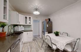 10 odalılar şehir içinde müstakil ev North York'da, Kanada. C$1,765,000