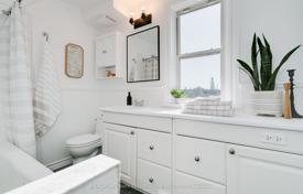 8 odalılar konak Old Toronto'da, Kanada. C$1,614,000