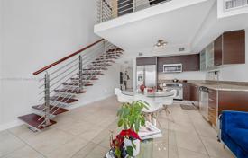 2 odalılar kondominyumda daireler 118 m² Miami'de, Amerika Birleşik Devletleri. $650,000