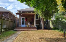 12 odalılar şehir içinde müstakil ev Etobicoke'de, Kanada. C$1,208,000