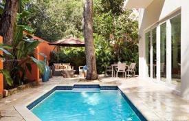 7 odalılar villa 340 m² Miami'de, Amerika Birleşik Devletleri. $1,850,000