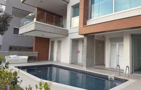 3 odalılar çatı dairesi 171 m² Agios Athanasios (Cyprus)'da, Kıbrıs. 1,080,000 €
