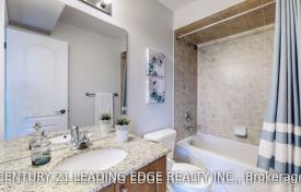7 odalılar konak North York'da, Kanada. C$1,842,000