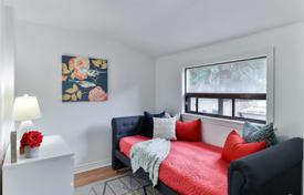 2 odalılar konak Old Toronto'da, Kanada. C$1,306,000
