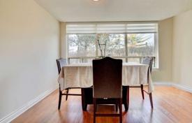 4 odalılar daire North York'da, Kanada. C$777,000