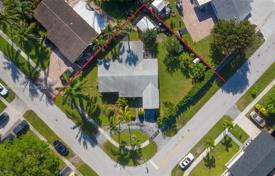 Şehir içinde müstakil ev – Deerfield Beach, Broward, Florida,  Amerika Birleşik Devletleri. $649,000