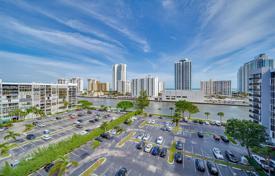 Kondominyum – Hallandale Beach, Florida, Amerika Birleşik Devletleri. $350,000