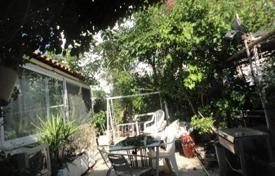 Yazlık ev – Glyfada, Attika, Yunanistan. 221,000 €