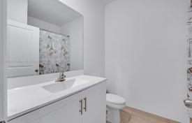 4 odalılar şehir içinde müstakil ev 199 m² Miami'de, Amerika Birleşik Devletleri. $675,000
