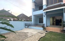3 odalılar şehir içinde müstakil ev 280 m² Si Sunthon'da, Tayland. $161,000