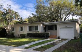 3 odalılar şehir içinde müstakil ev 150 m² Miami'de, Amerika Birleşik Devletleri. $1,125,000