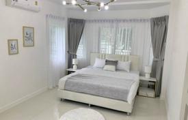 Villa – Pattaya, Chonburi, Tayland. 165,000 €