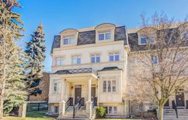 4 odalılar konak North York'da, Kanada. C$1,896,000