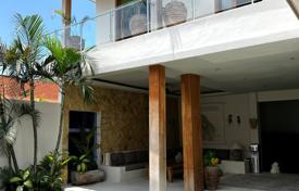 3 odalılar villa 230 m² Tibubeneng'da, Endonezya. $475,000
