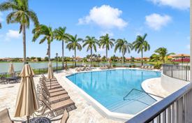 Şehir içinde müstakil ev – Cutler Bay, Miami, Florida,  Amerika Birleşik Devletleri. $1,199,000