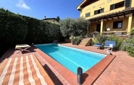 4 odalılar villa 280 m² Massarosa'da, İtalya. 1,300,000 €