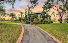 Şehir içinde müstakil ev – Tamarac, Broward, Florida,  Amerika Birleşik Devletleri. $1,899,000