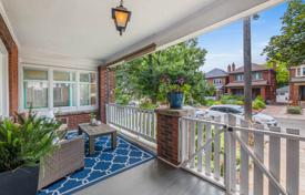 7 odalılar şehir içinde müstakil ev Old Toronto'da, Kanada. C$2,122,000
