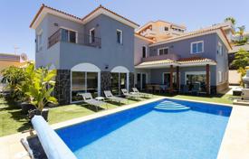 7 odalılar villa 820 m² Puerto de la Cruz'da, İspanya. 2,050,000 €