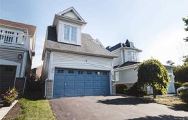 7 odalılar şehir içinde müstakil ev Scarborough'da, Kanada. C$1,662,000