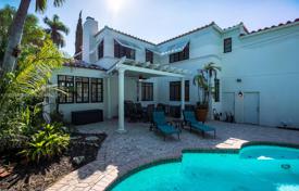 Şehir içinde müstakil ev – Hollywood, Florida, Amerika Birleşik Devletleri. $1,695,000