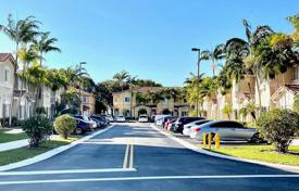 Şehir içinde müstakil ev – Doral, Florida, Amerika Birleşik Devletleri. $415,000