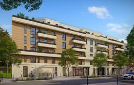 New residential complex with apartments Ile-de-France'de, Fransa. Min.323,000 €
