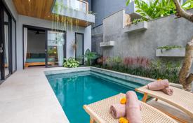 3 odalılar villa 150 m² Batu Bolong Beach'da, Endonezya. $128,000