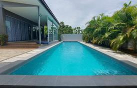 Villa – Pattaya, Chonburi, Tayland. 432,000 €