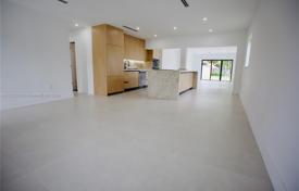 3 odalılar şehir içinde müstakil ev 175 m² Miami'de, Amerika Birleşik Devletleri. $1,090,000