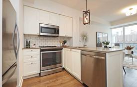 1 odalılar daire Roehampton Avenue'de, Kanada. C$781,000