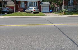 6 odalılar şehir içinde müstakil ev East York'da, Kanada. C$1,168,000