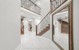 13 odalılar şehir içinde müstakil ev Etobicoke'de, Kanada. C$2,252,000