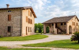 29 odalılar villa Mantua'da, İtalya. 1,400,000 €