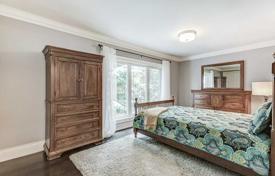 5 odalılar şehir içinde müstakil ev North York'da, Kanada. C$2,274,000