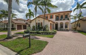 Şehir içinde müstakil ev – Pembroke Pines, Broward, Florida,  Amerika Birleşik Devletleri. $1,350,000