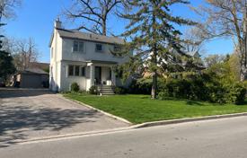 8 odalılar şehir içinde müstakil ev Etobicoke'de, Kanada. C$1,659,000