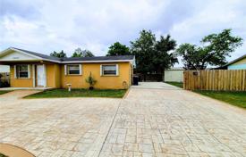 3 odalılar şehir içinde müstakil ev 127 m² Miami'de, Amerika Birleşik Devletleri. $548,000