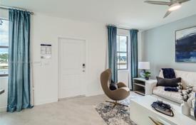 3 odalılar şehir içinde müstakil ev 135 m² Miami'de, Amerika Birleşik Devletleri. $448,000