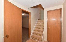 3 odalılar konak North York'da, Kanada. C$1,095,000