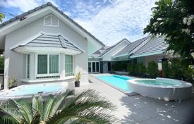 4 odalılar villa 624 m² Pattaya'da, Tayland. $490,000